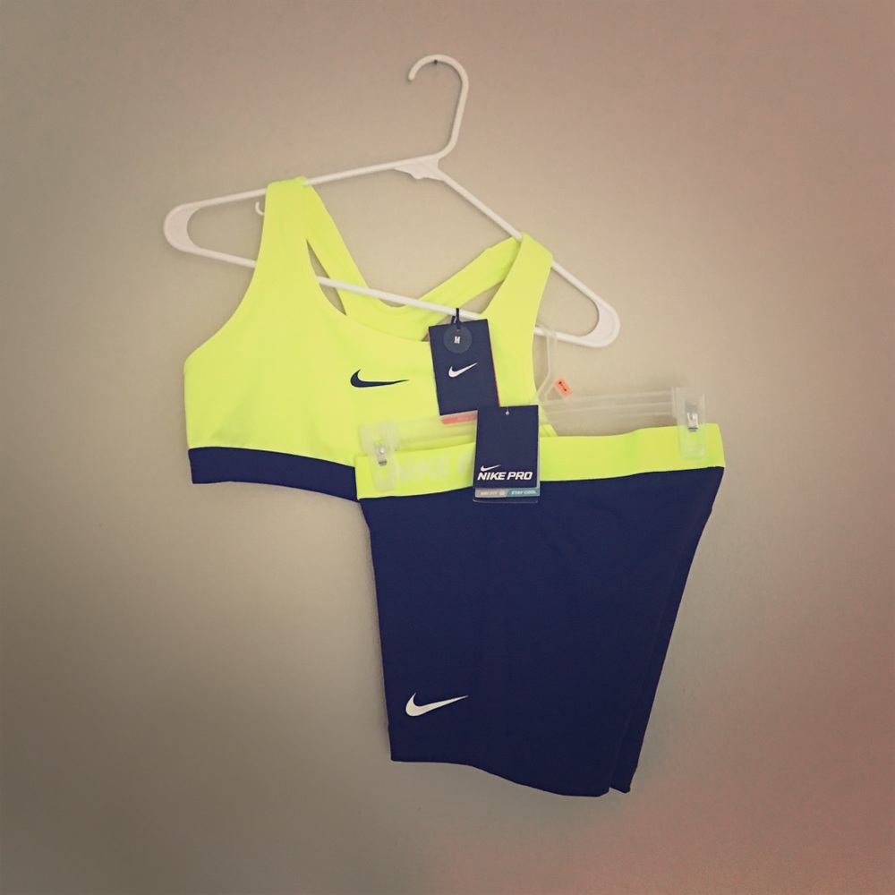 Nike Pro shorts and sports bra set Make a Offer!